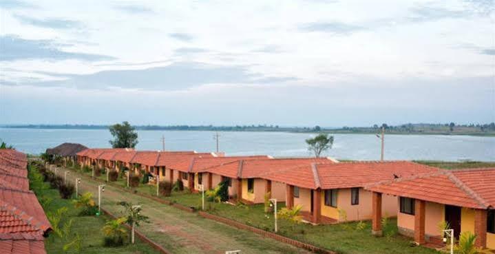 The Peepal Tree, Kabini Begūr المظهر الخارجي الصورة